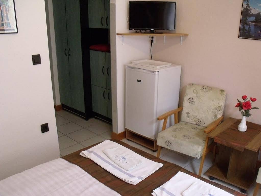 Korona Panzio Bed & Breakfast Balatonfured Ngoại thất bức ảnh