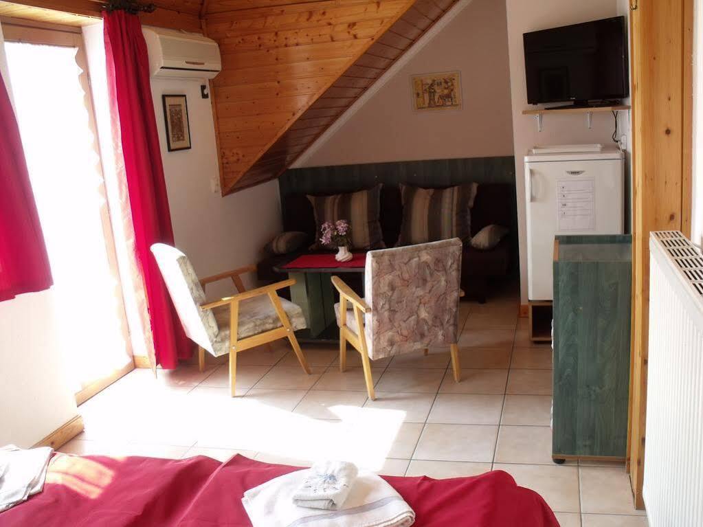 Korona Panzio Bed & Breakfast Balatonfured Ngoại thất bức ảnh